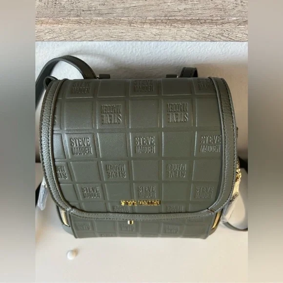 BIN046.9 NWT Steve Madden Olive Green Backpack - Picture 5 of 5